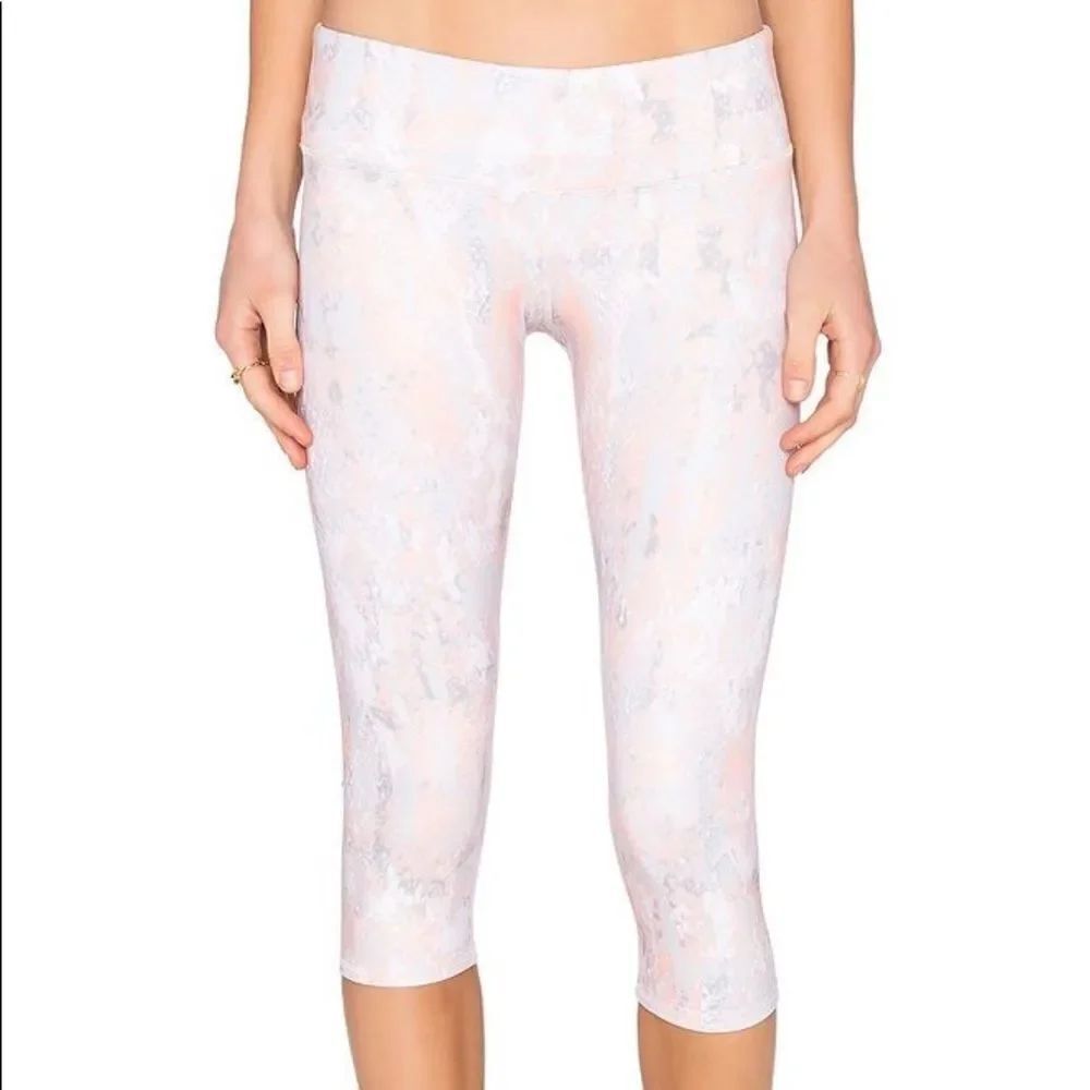 Womens Alo Cropped Leggings  
